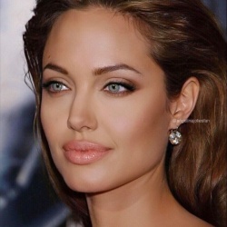 HOLLYWOOD ACTRESS