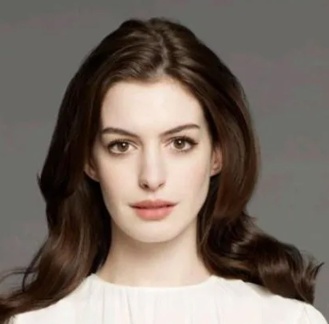 Anne-Hathaway